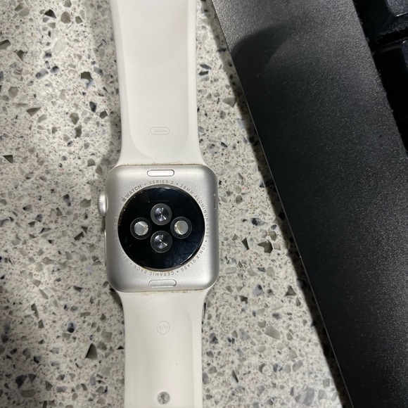 Like new - Picture 2 of 2